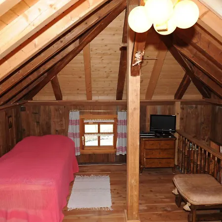 Cozy Chalet In With Large Terrace *