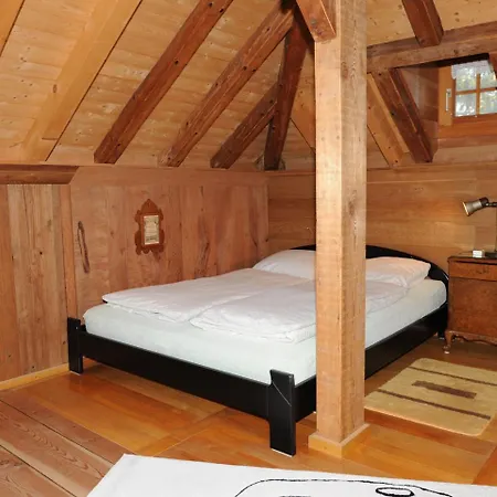Cozy Chalet In With Large Terrace Alpstuga